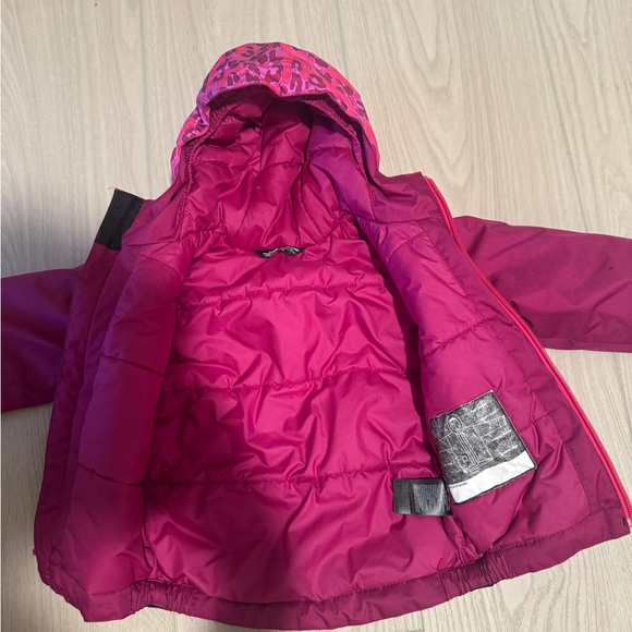The North Face Vibrant Pink Quilted Jacket - Picture 4 of 4
